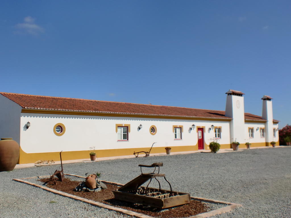 Monte Chalaca - Turismo Rural Ferreira Do Alentejo Bagian luar foto