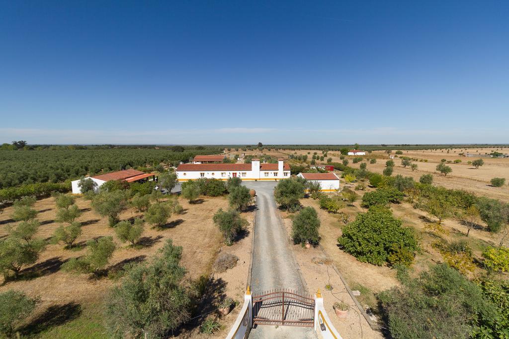 Monte Chalaca - Turismo Rural Ferreira Do Alentejo Bagian luar foto