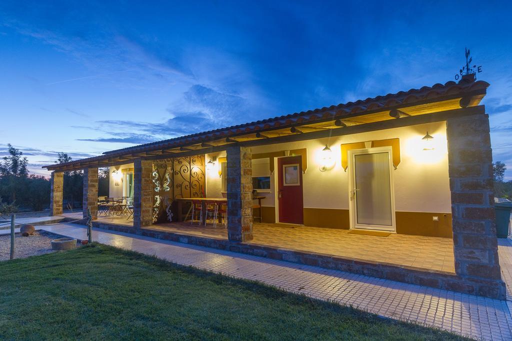 Monte Chalaca - Turismo Rural Ferreira Do Alentejo Bagian luar foto