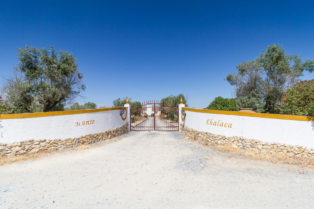 Monte Chalaca - Turismo Rural Ferreira Do Alentejo Bagian luar foto